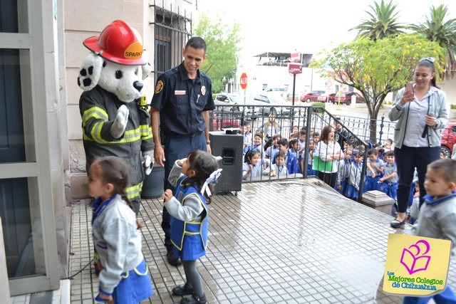 Visita de Sparky, el perro Bombero. Colegio DOZAL Bilingüe.