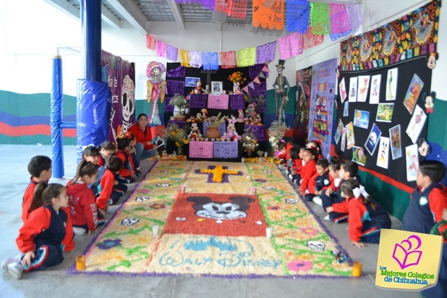 Centro Educativo MI MUNDO. Altar de muertos.